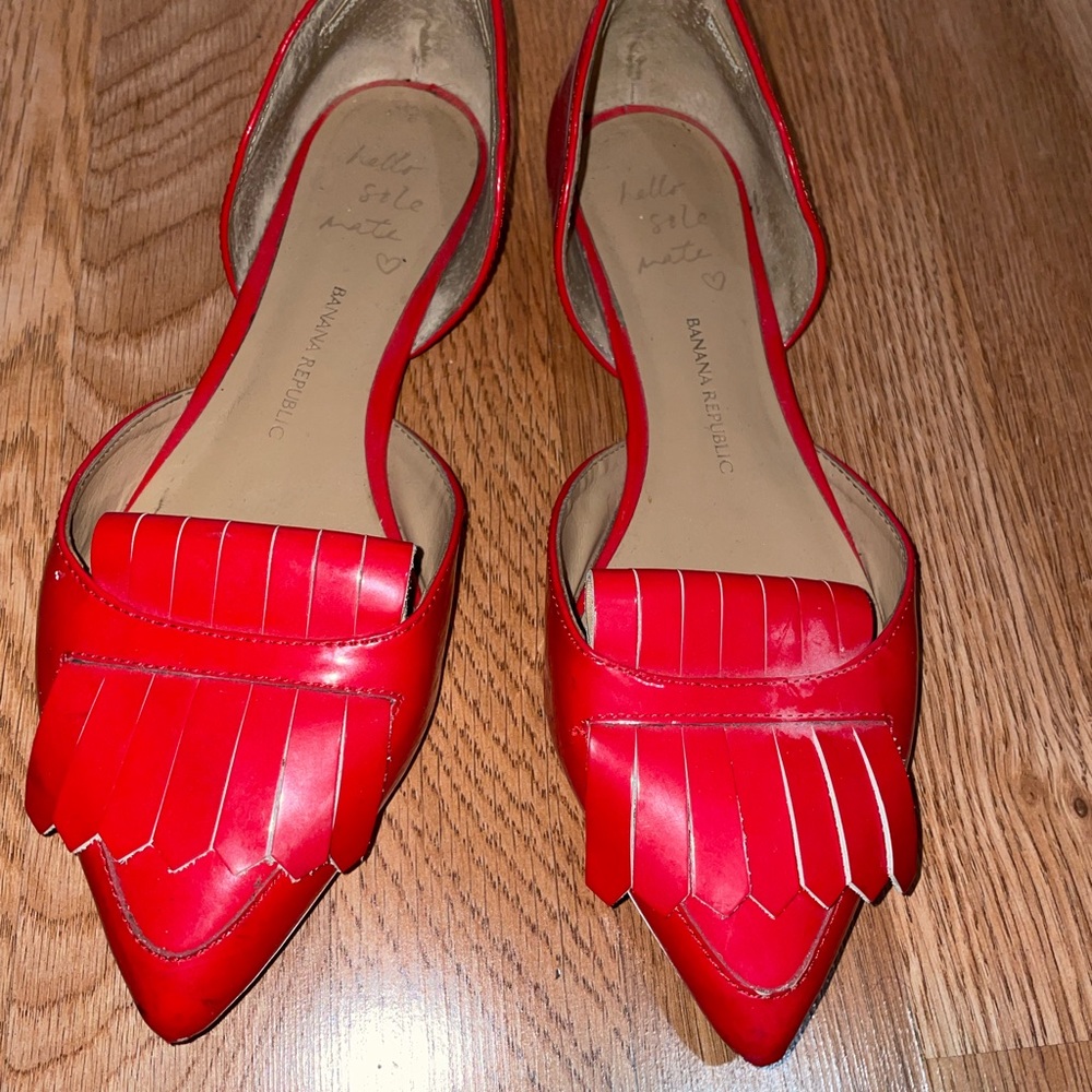 Red banana republic size 8 flat shoes
